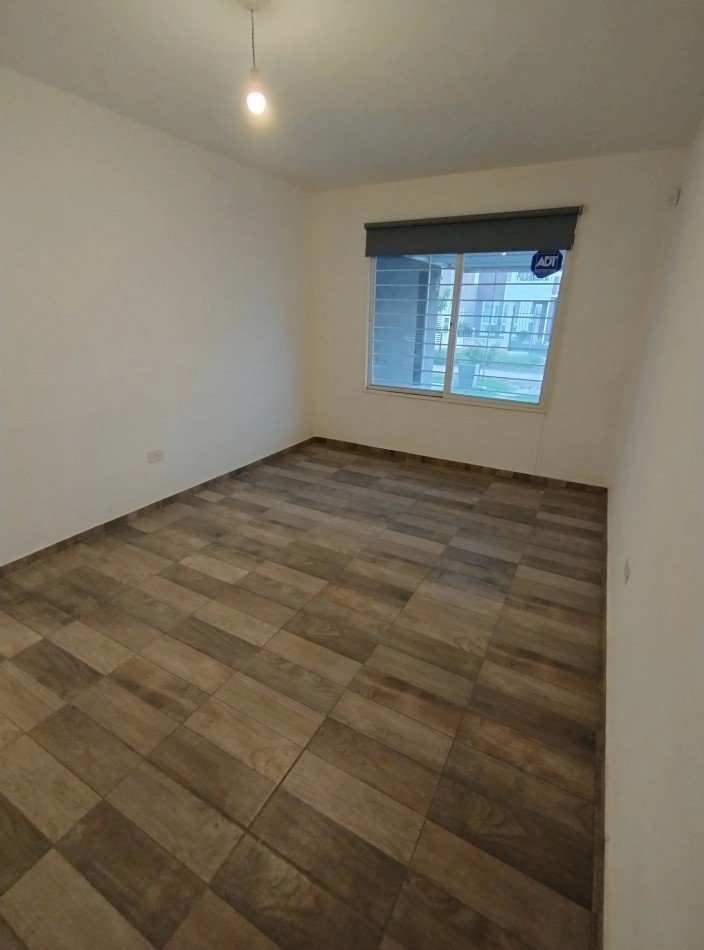 Vivi en Universitario de Horizonte - Casa Moderna con Jardin y Cochera