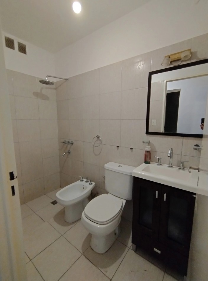 Vivi en Universitario de Horizonte - Casa Moderna con Jardin y Cochera