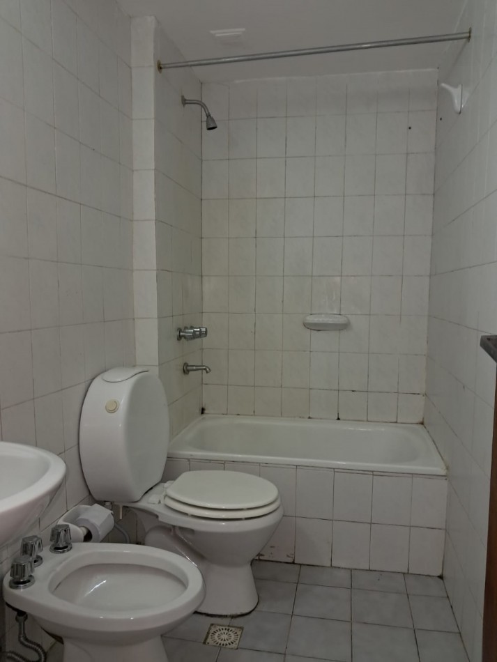 Depto en Alberdi! Zona Clinicas! 