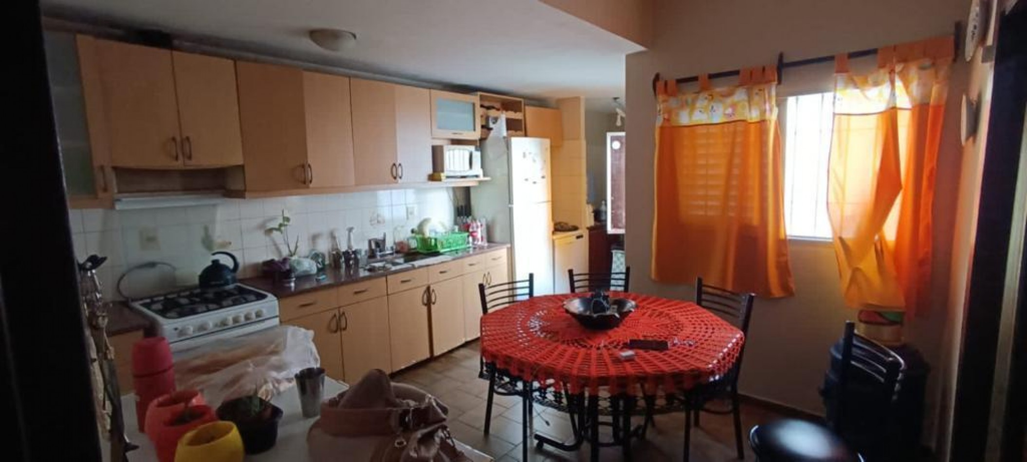 Casa De 3 Habitaciones con Cochera, Apta Credito!
