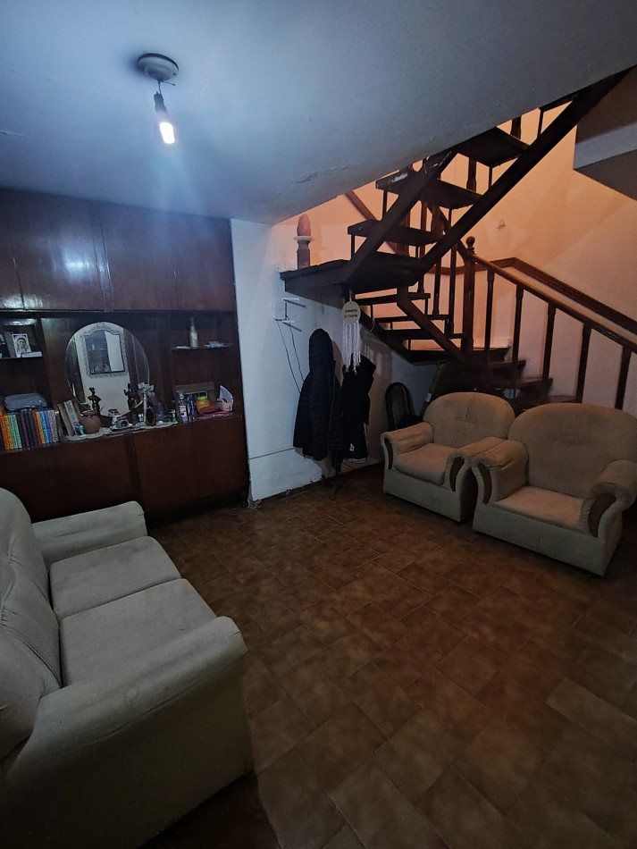 Casa De 3 Habitaciones con Cochera, Apta Credito!