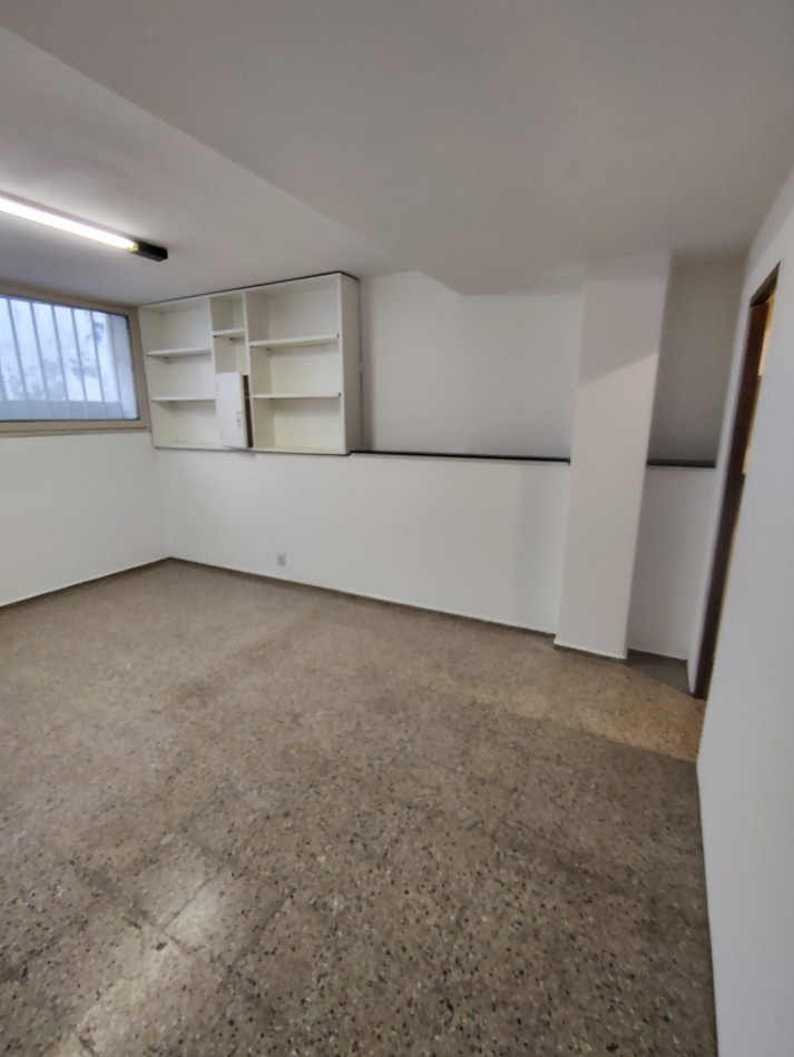 Oficina en Alquiler! Proximo Plaza Colon! 