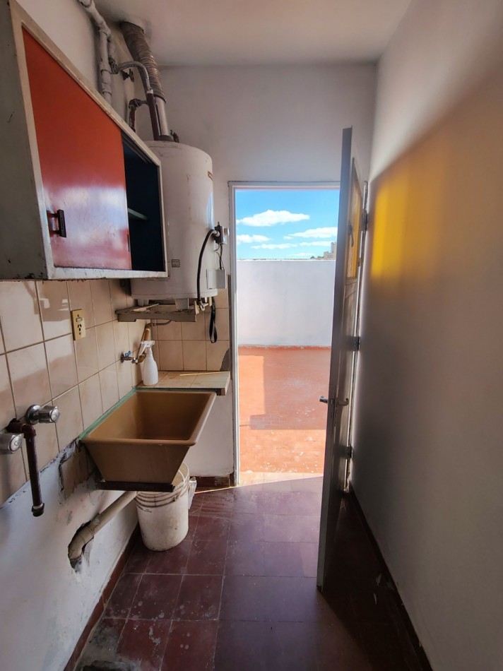 Departamento con terraza! Excelente! 