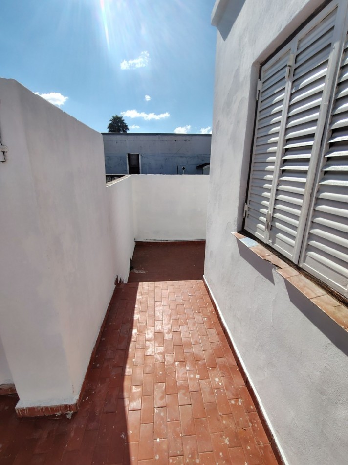 Departamento con terraza! Excelente! 